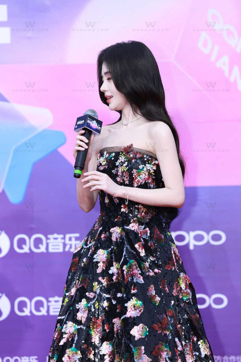 鞠婧祎QQ 音乐巅峰盛典 帖子封面图