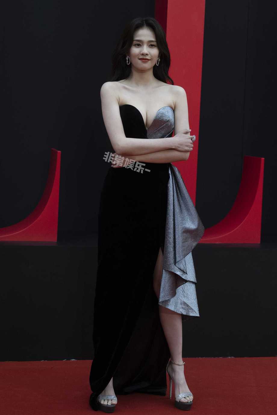 白鹿2020 ELLE 风尚大典 红毯原图包