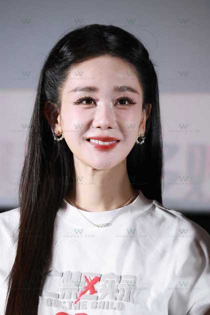 202960923海陆电影《死亡禁区实录》北京首映礼的现场生图 帖子封面图