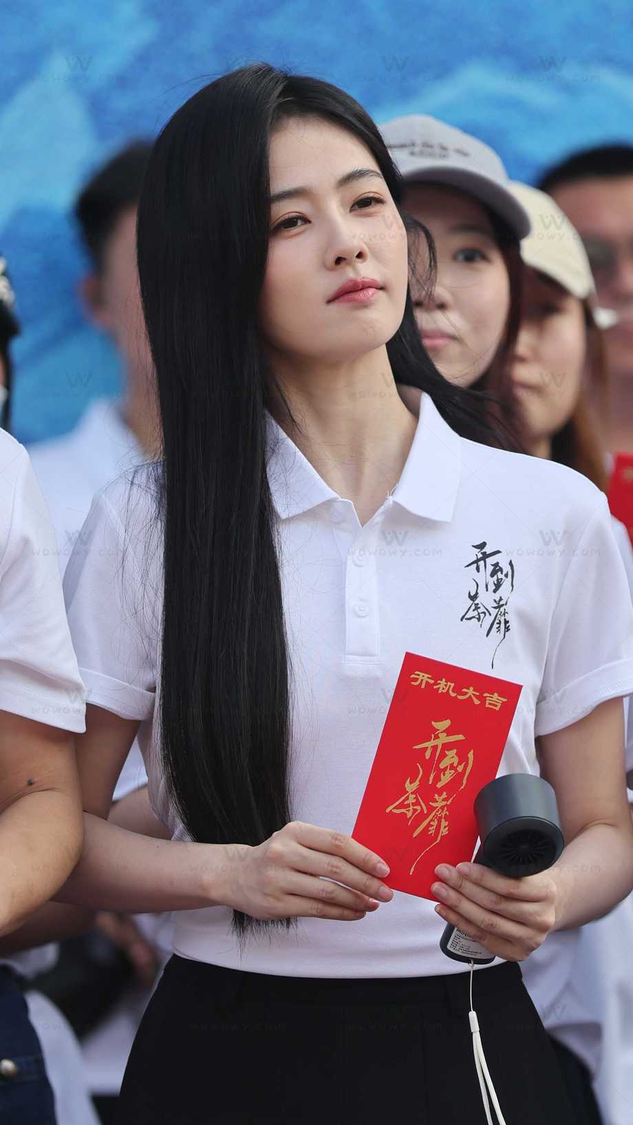 260724白鹿《开到荼蘼》开机仪式 帖子封面图