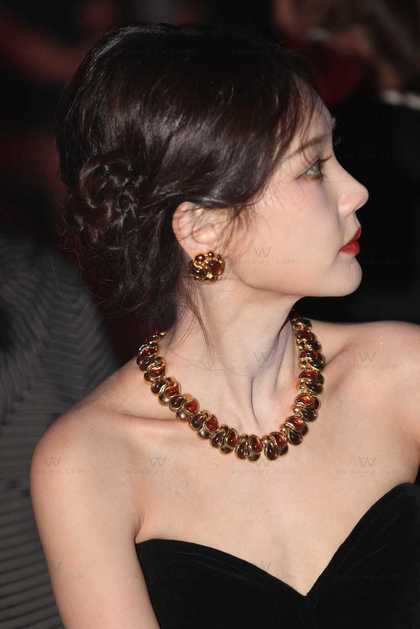 240823李一桐ELLE 80 周年华服中国盛典