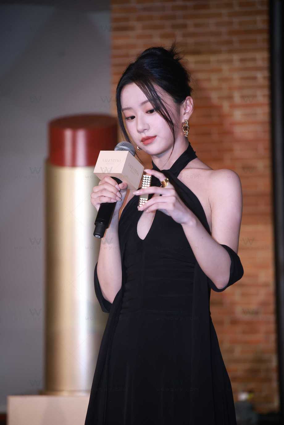 240715包上恩VALENTINO BEAUTY 华伦天奴美妆品牌活动 帖子封面图