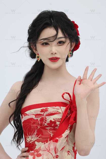 260807孔雪儿费加罗超级假日