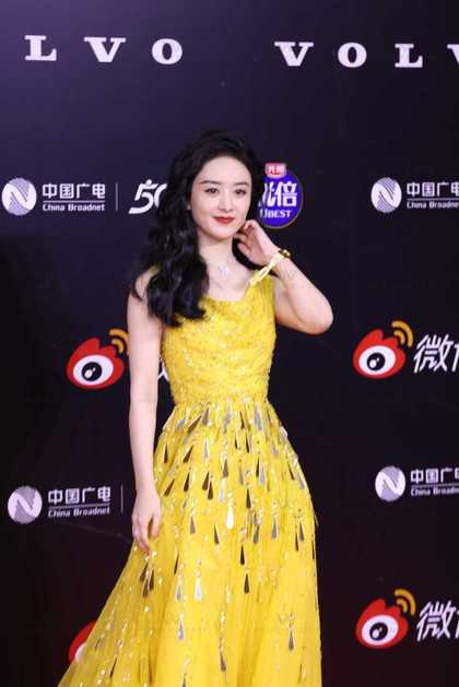 221129赵丽颖红毯相机原图