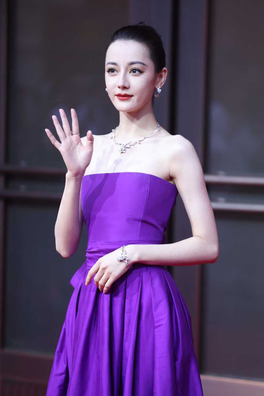 230611迪丽热巴迪奥相机原图110p 有特写