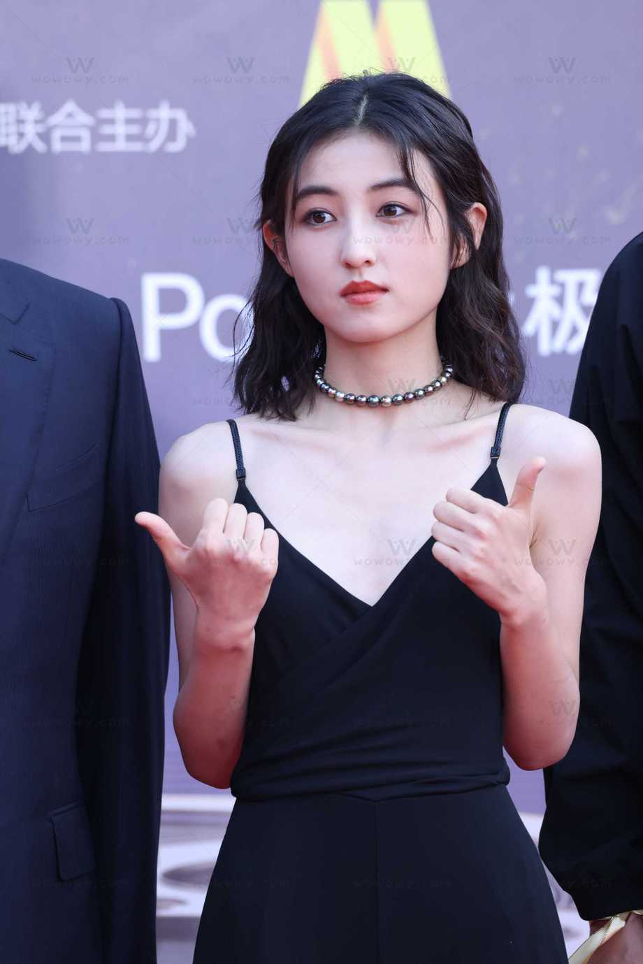 230610张子枫红毯相机原图 帖子封面图