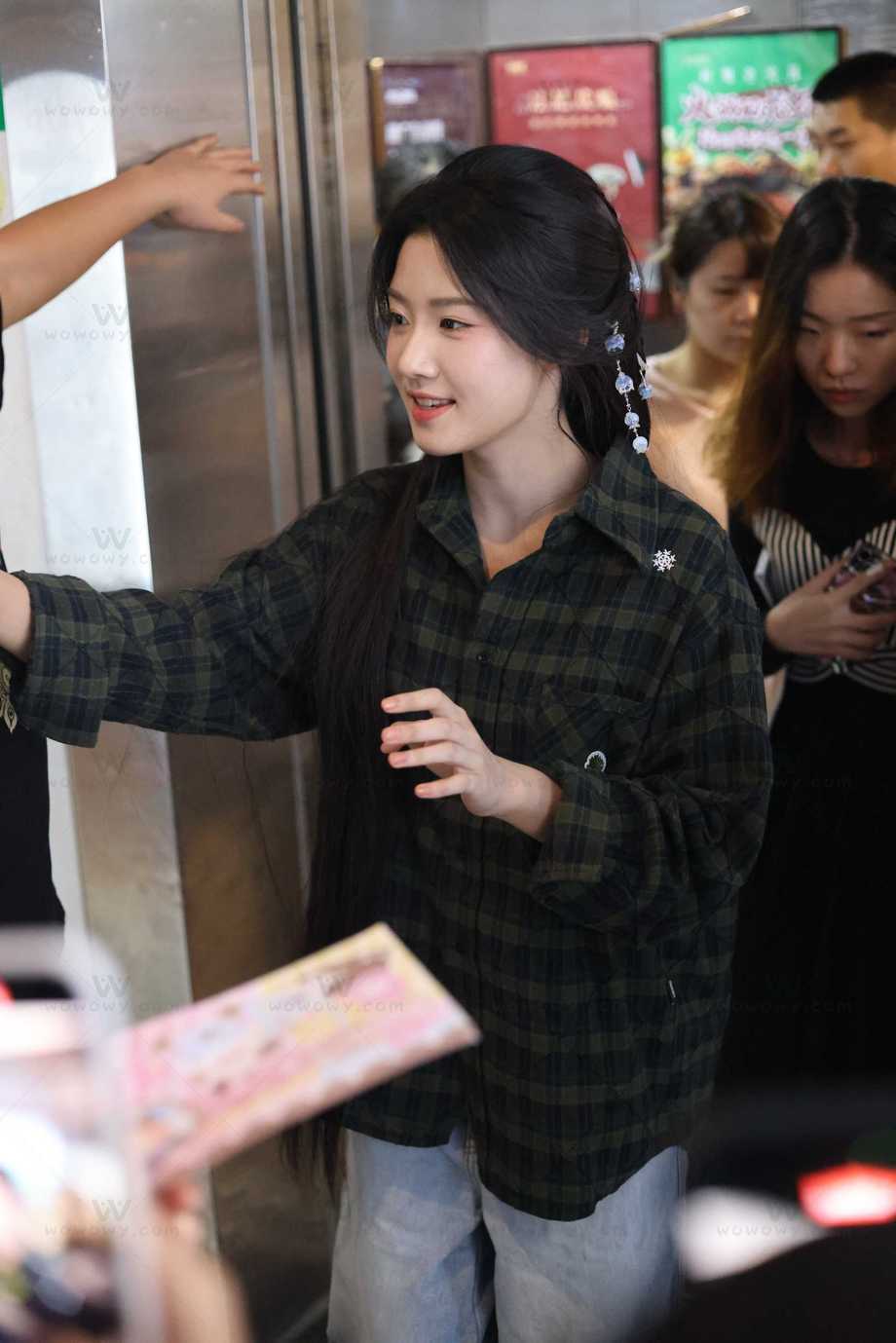 240924卢昱晓横店出妆