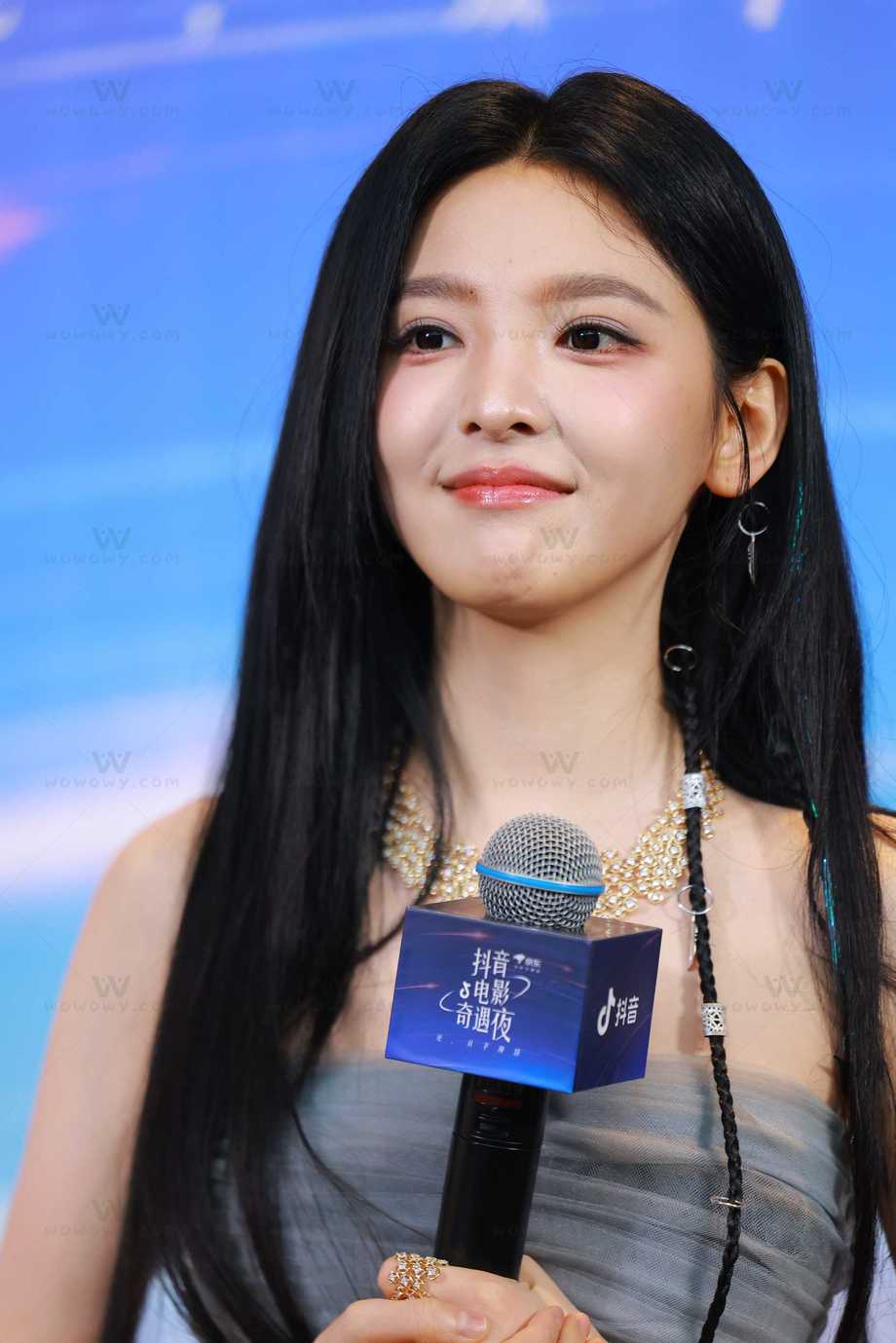 260616章若楠群访 帖子封面图