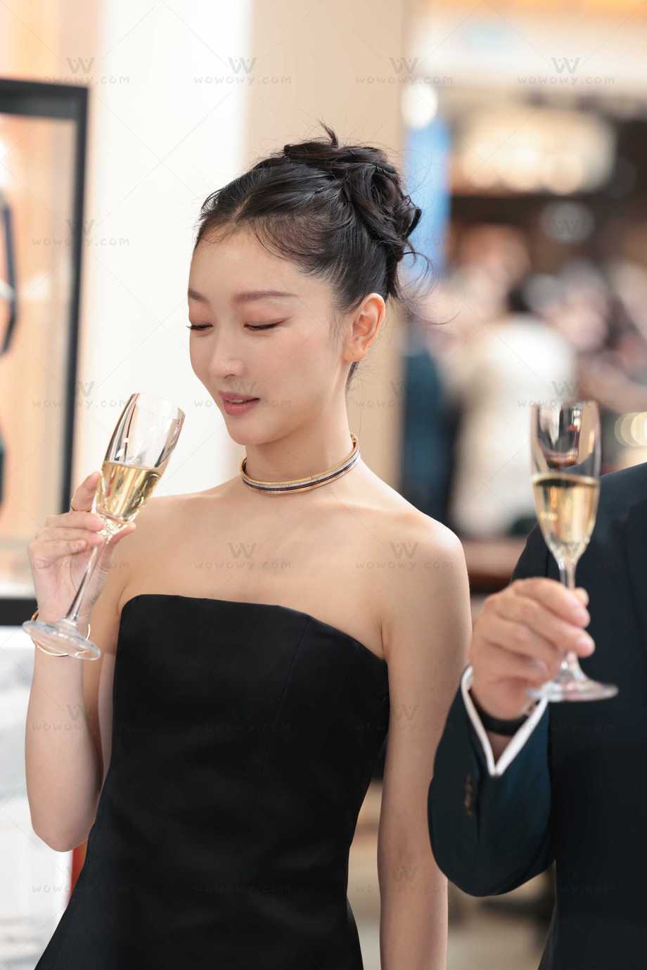 240525周冬雨品牌活动 帖子封面图