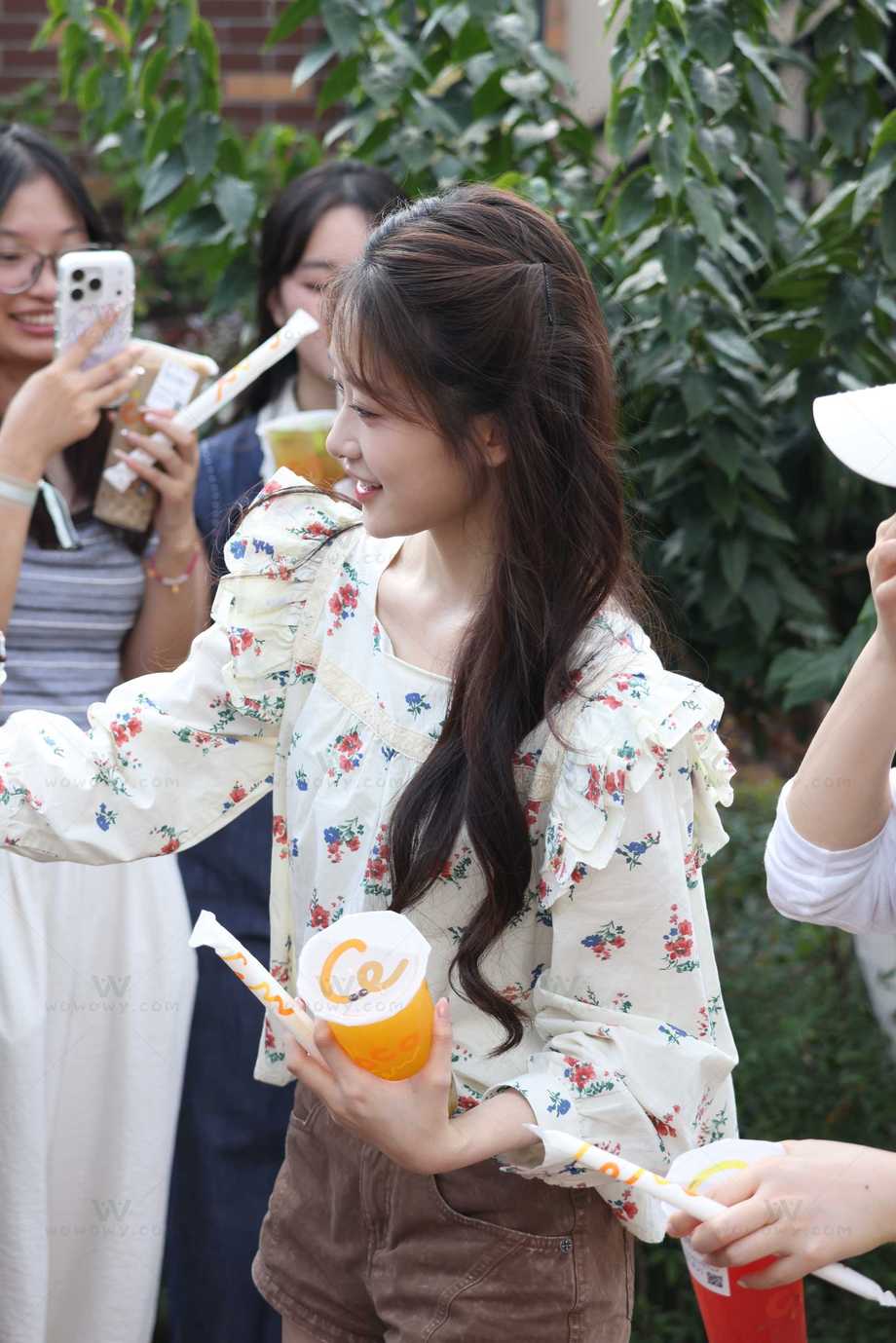 260807李雨真杀青活动现场