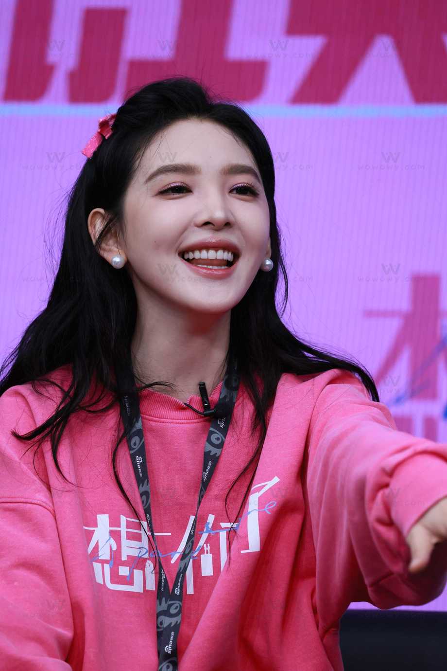 260714章若楠扫楼相机原图