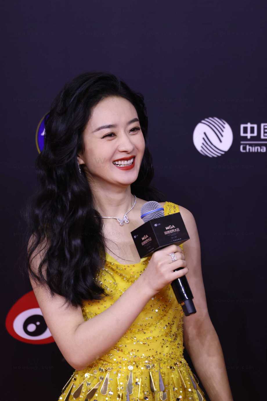 221129赵丽颖红毯相机原图 帖子封面图