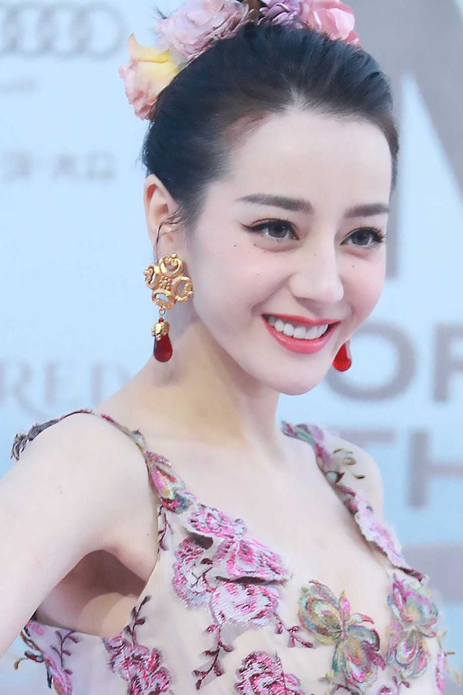 迪丽热巴GQT台走秀69P-1G 帖子封面图