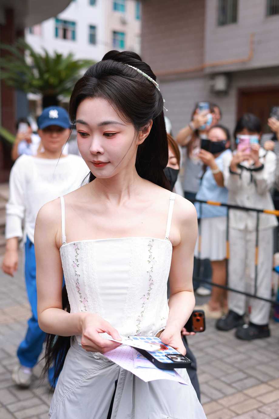 260920宋轶横店出妆