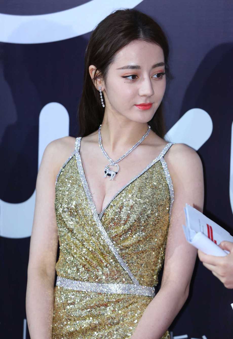 迪丽热巴杂图352p