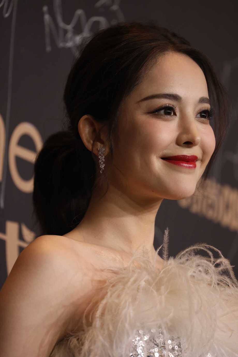古力娜扎COSMO 时尚美丽盛典95p 有特写 帖子封面图
