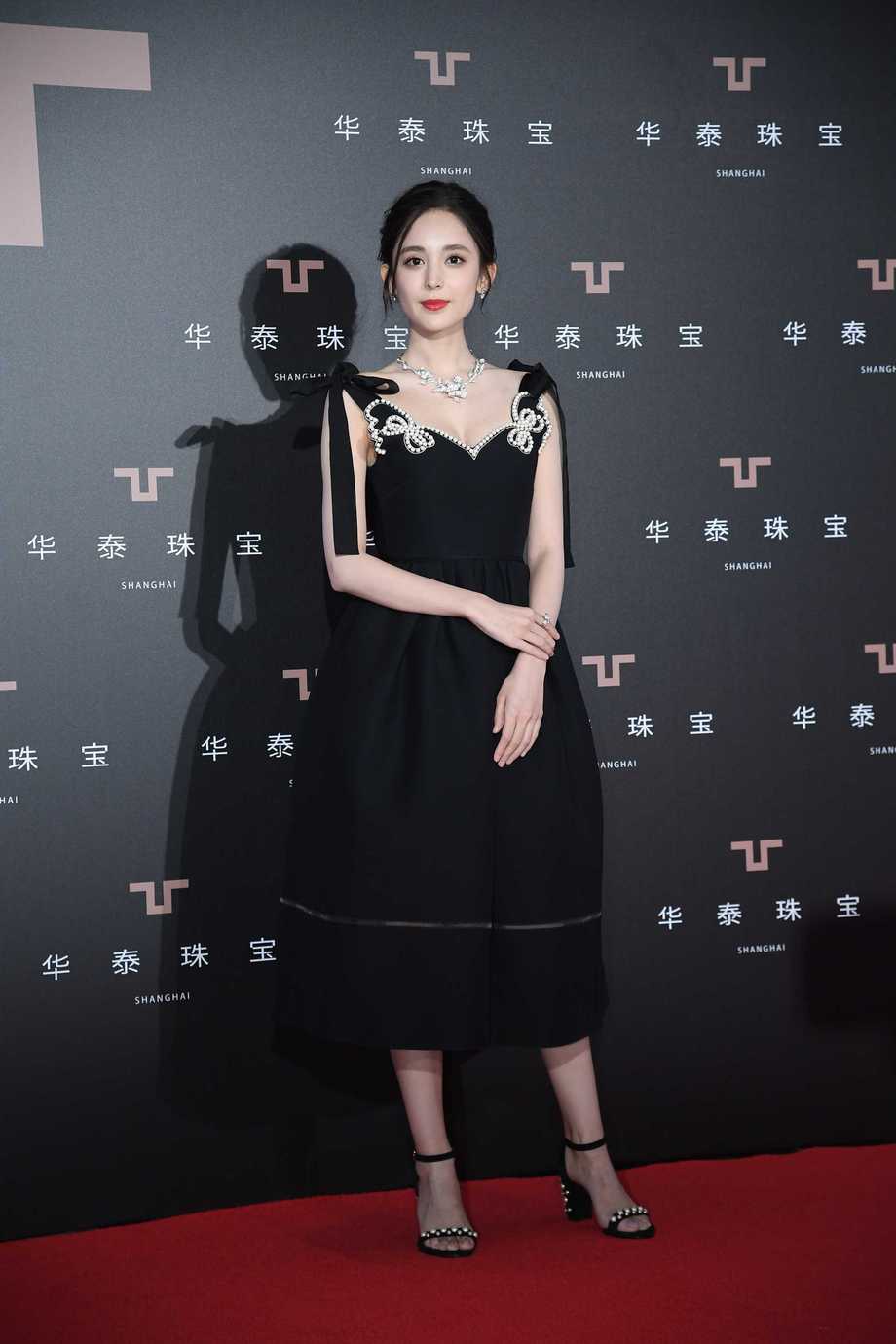 古力娜扎2018 华泰珠宝品牌升级暨战略合作发布会96p