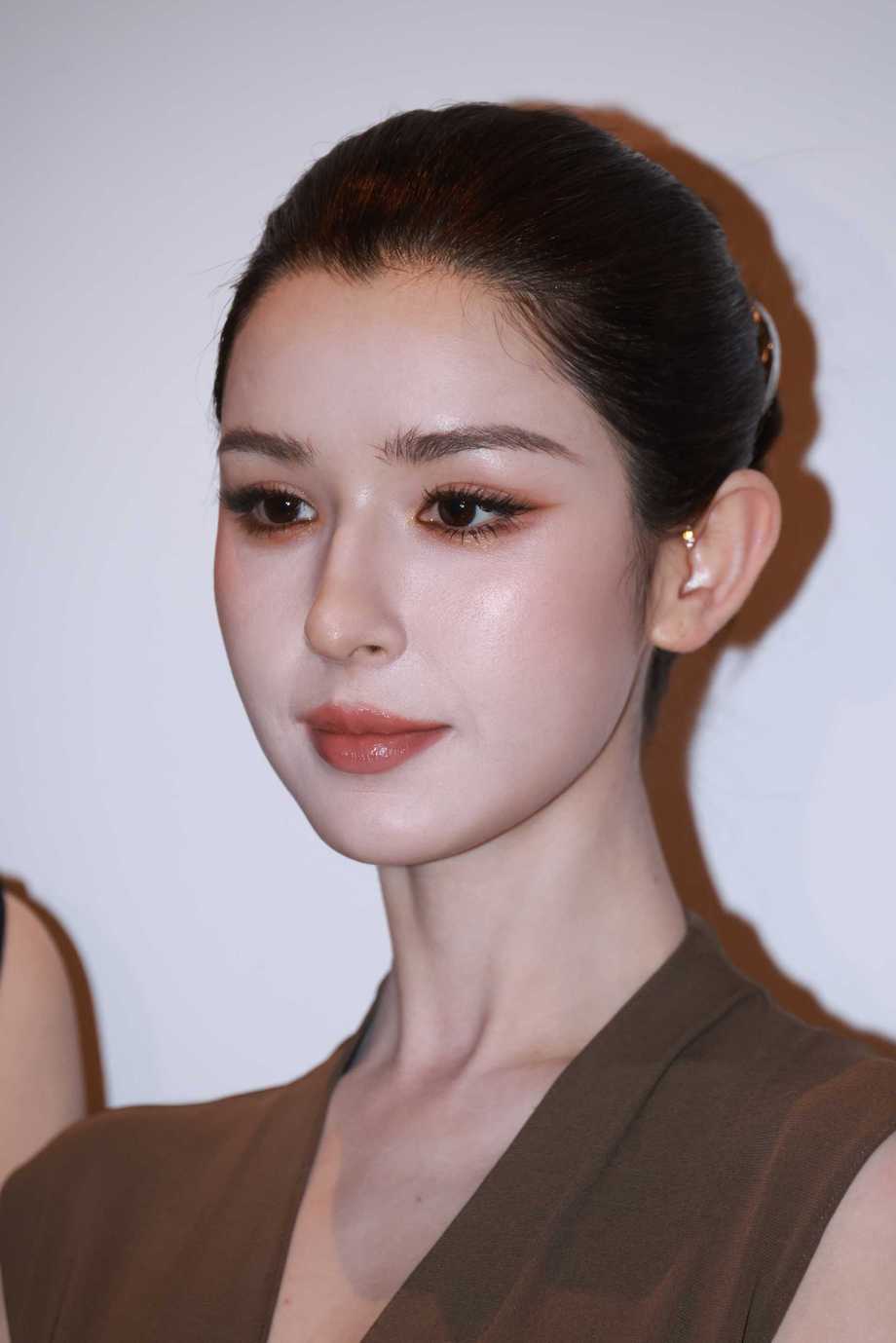 哈妮克孜菲拉格慕182p 有特写 帖子封面图
